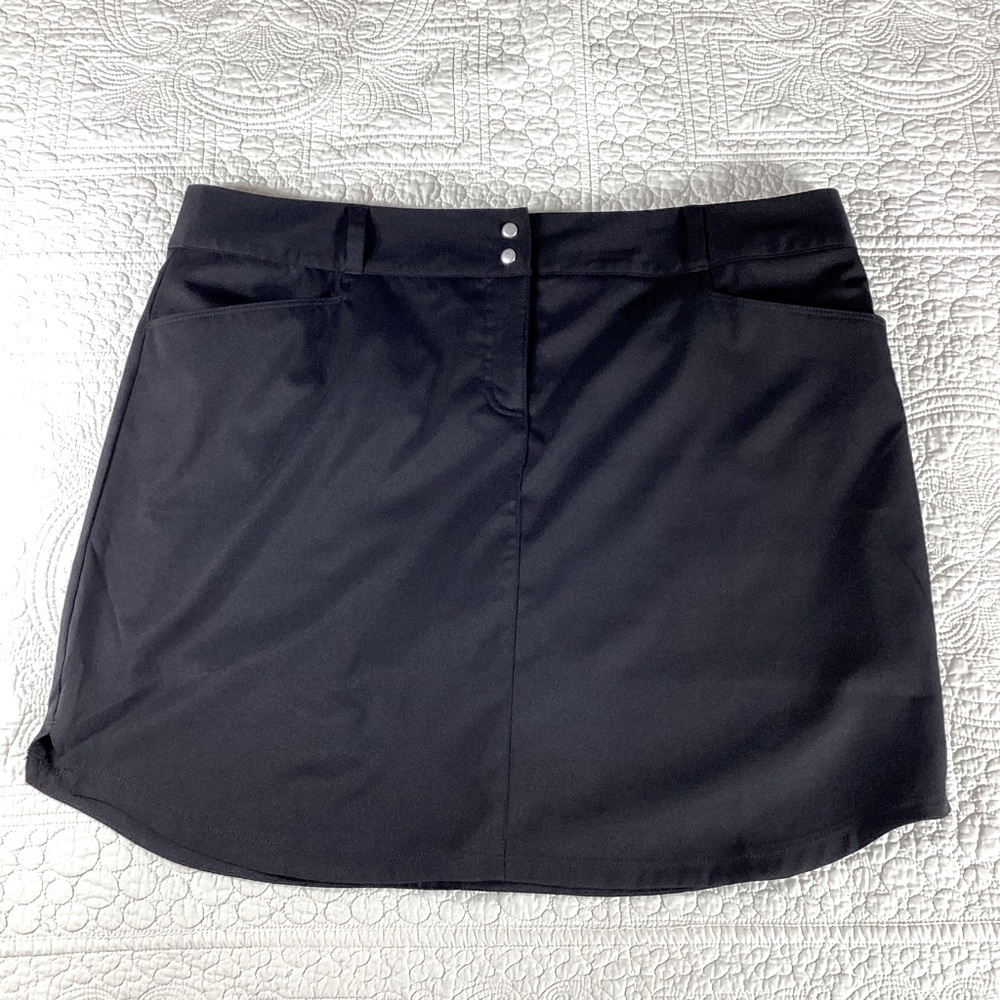 Adidas Tennis Golf Skirt Skort Women’s‎ Size 14. Black/Silver. Athleisure Golf